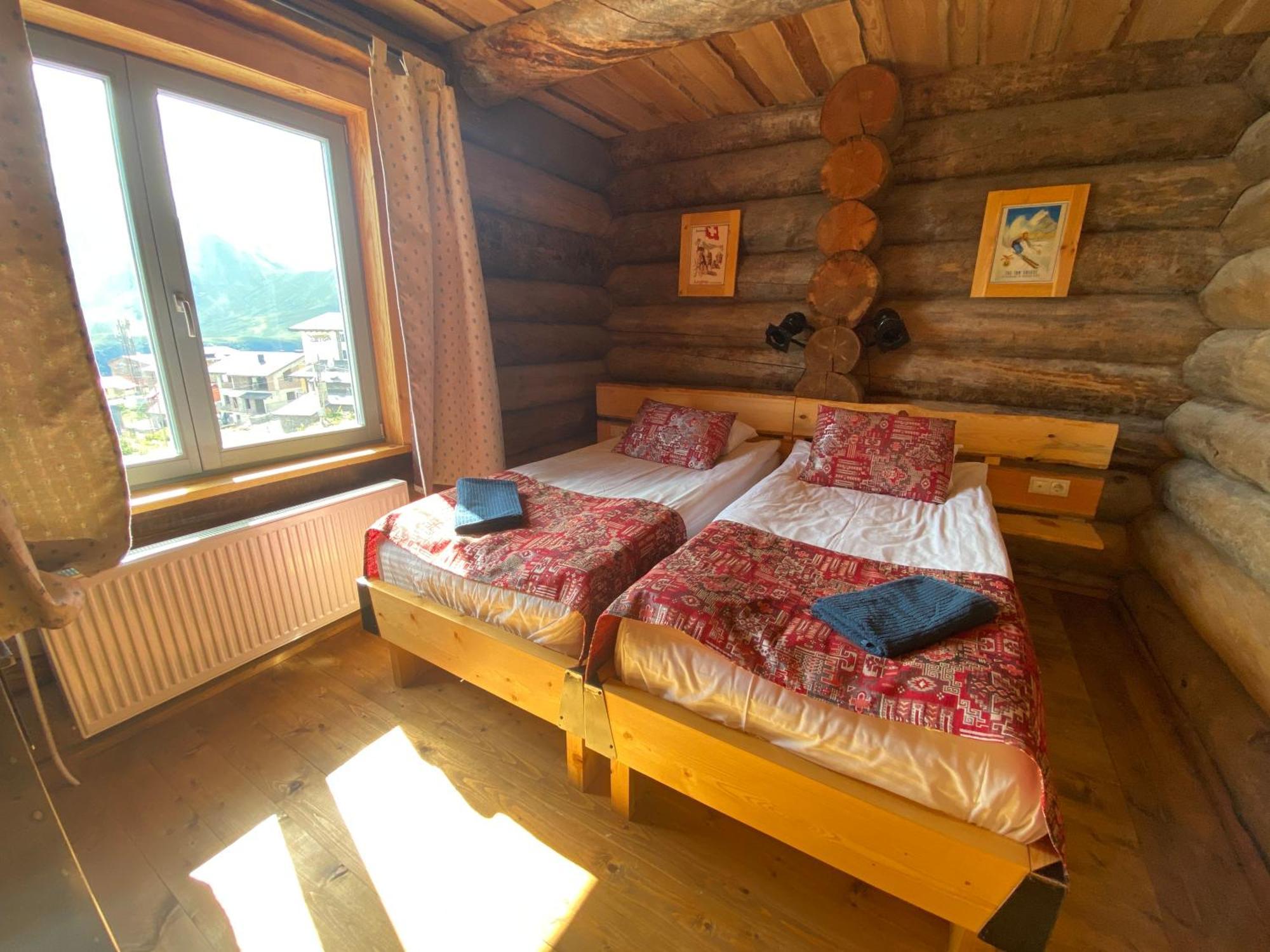 Mountain Cricket Chalets And Apartments Gudauri Exterior photo