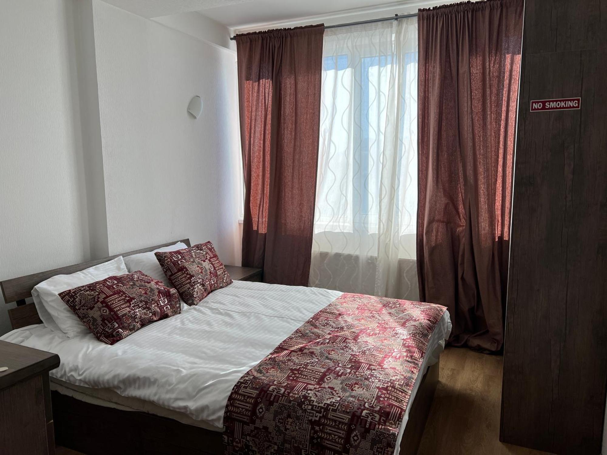 Mountain Cricket Chalets And Apartments Gudauri Room photo