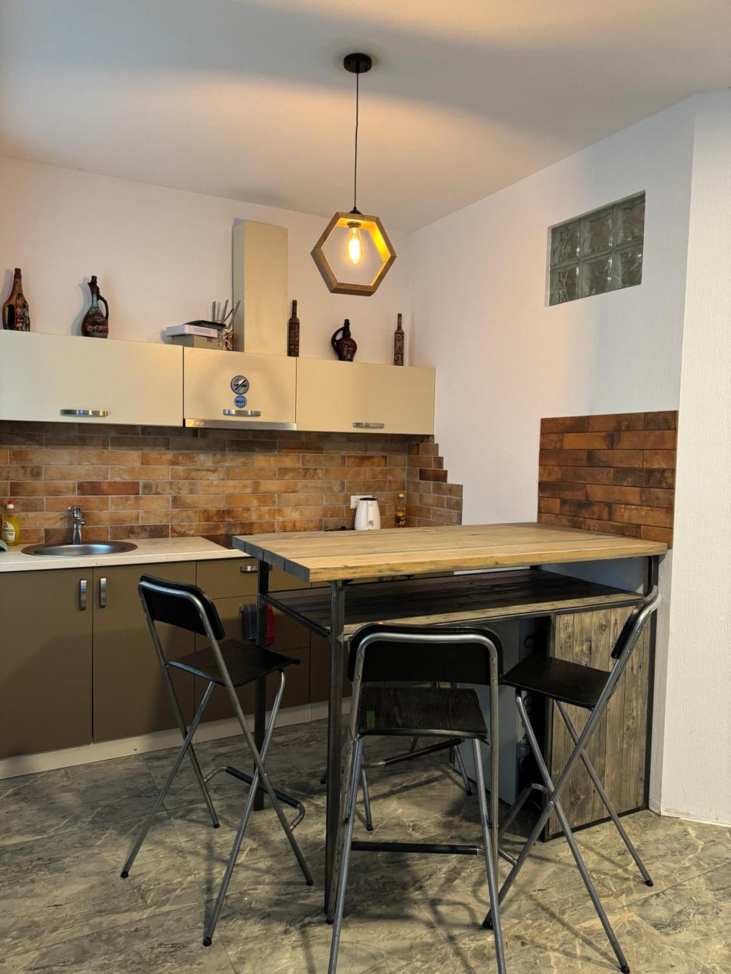 Mountain Cricket Chalets And Apartments Gudauri Room photo